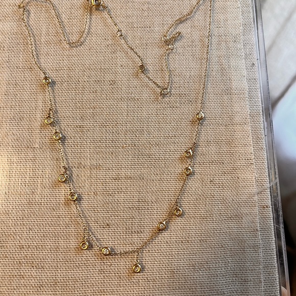 14KT YG OENDANT WITH WHITE STONES SET IN BEZELS - Picture 3 of 5